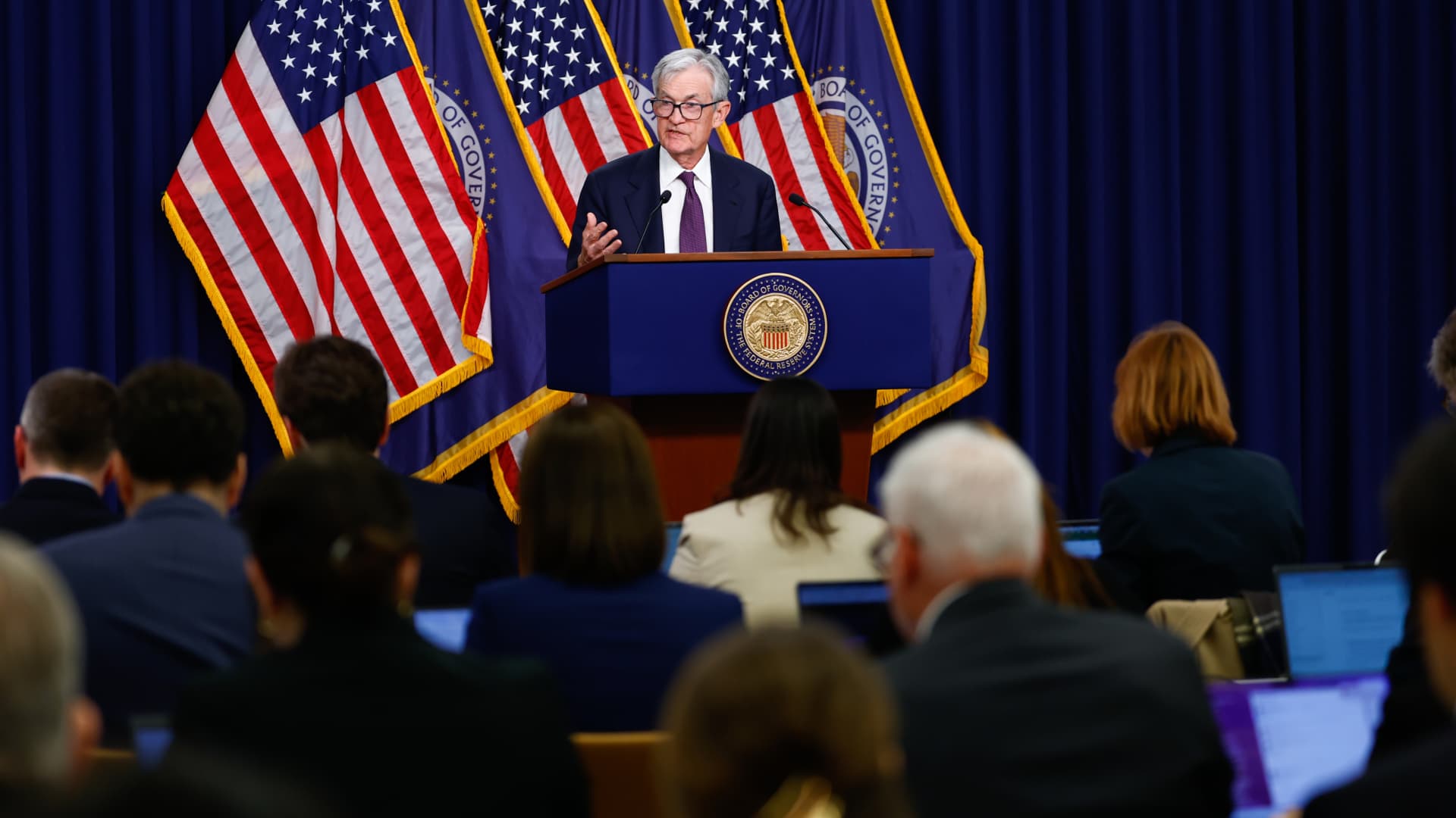 Fed votes to hold rates steady, notes 'uncertain' impacts from Iran war