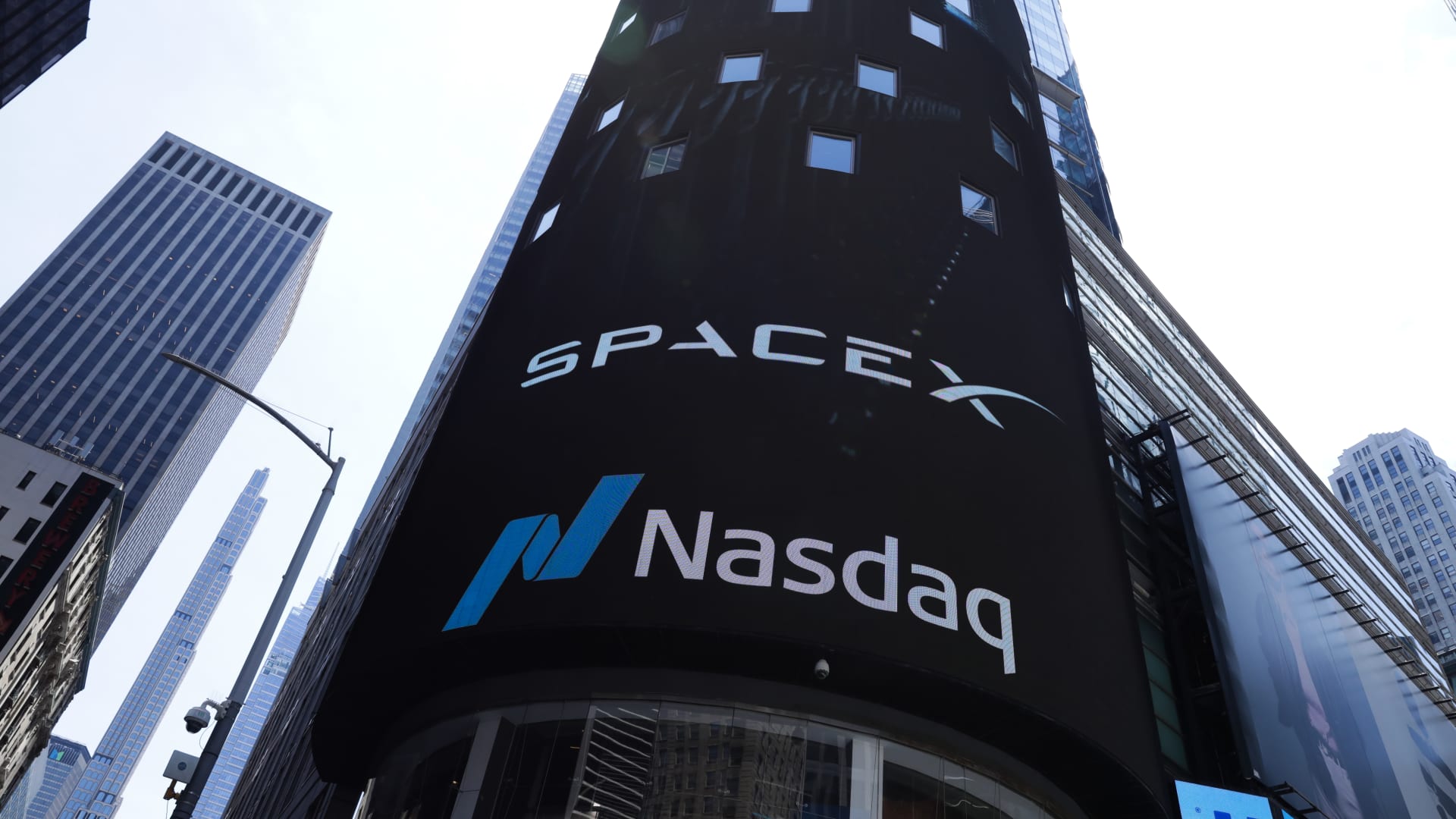 SpaceX seeing some interest from short sellers, but many still afraid to bet against Musk