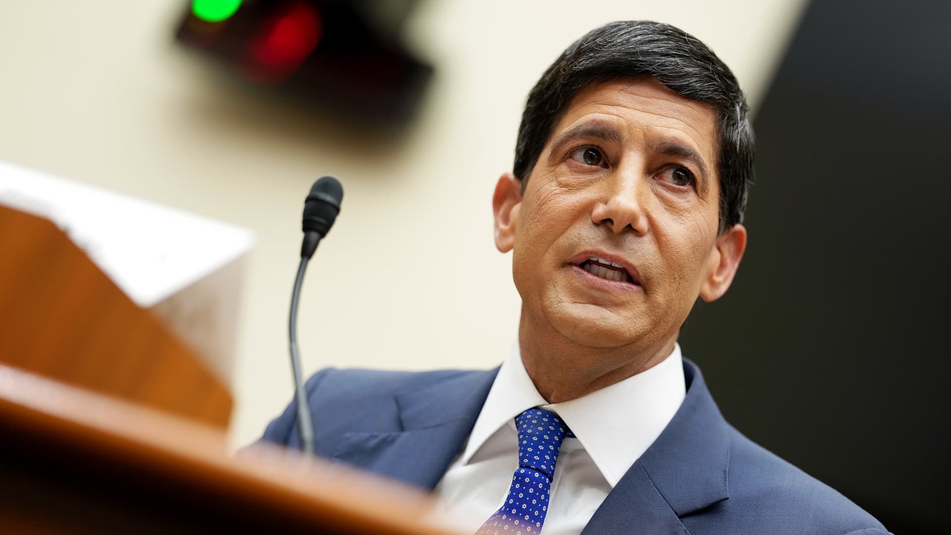 Buffett says Trump's pick of Kevin Warsh for Fed chair was 'good choice'